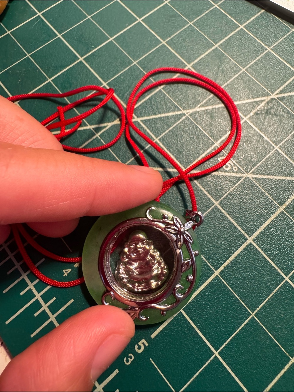 Beautiful Swivel Buddha Jade Pendant Necklace with Red String